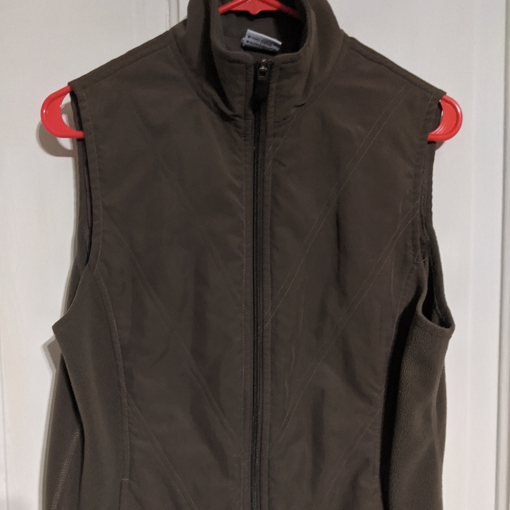Columbia women's shaped vest